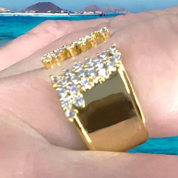 ❤️016❤️ NEW Modern Gold and Diamond Open Band Ring - Picture 4 of 11